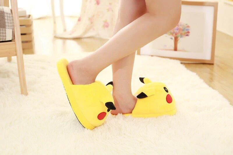 pantoufle-pikachu-774myb-1.jpg